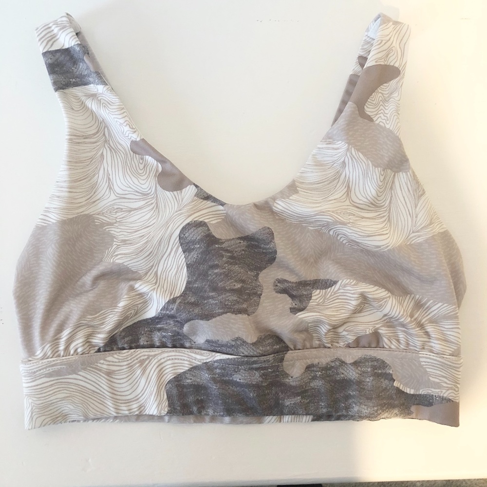 3/20 SALE 🌸 Camo Sports Bra